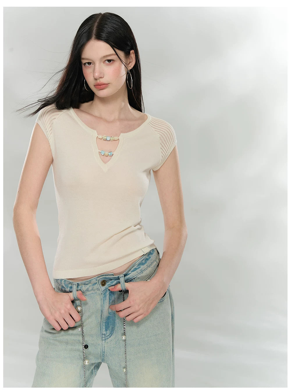 Beaded V-Neck Slim Knit T-Shirt
