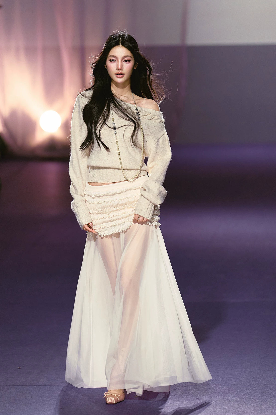 Off-Shoulder Cable Knit Slim Sweater