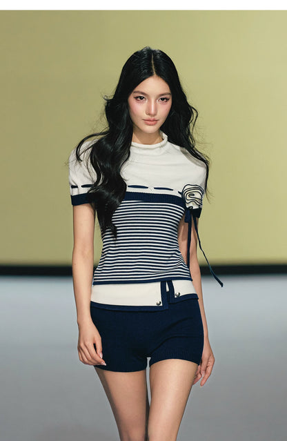 Color-Block Knit Shorts &amp; Half-Turtleneck Cape Top Set