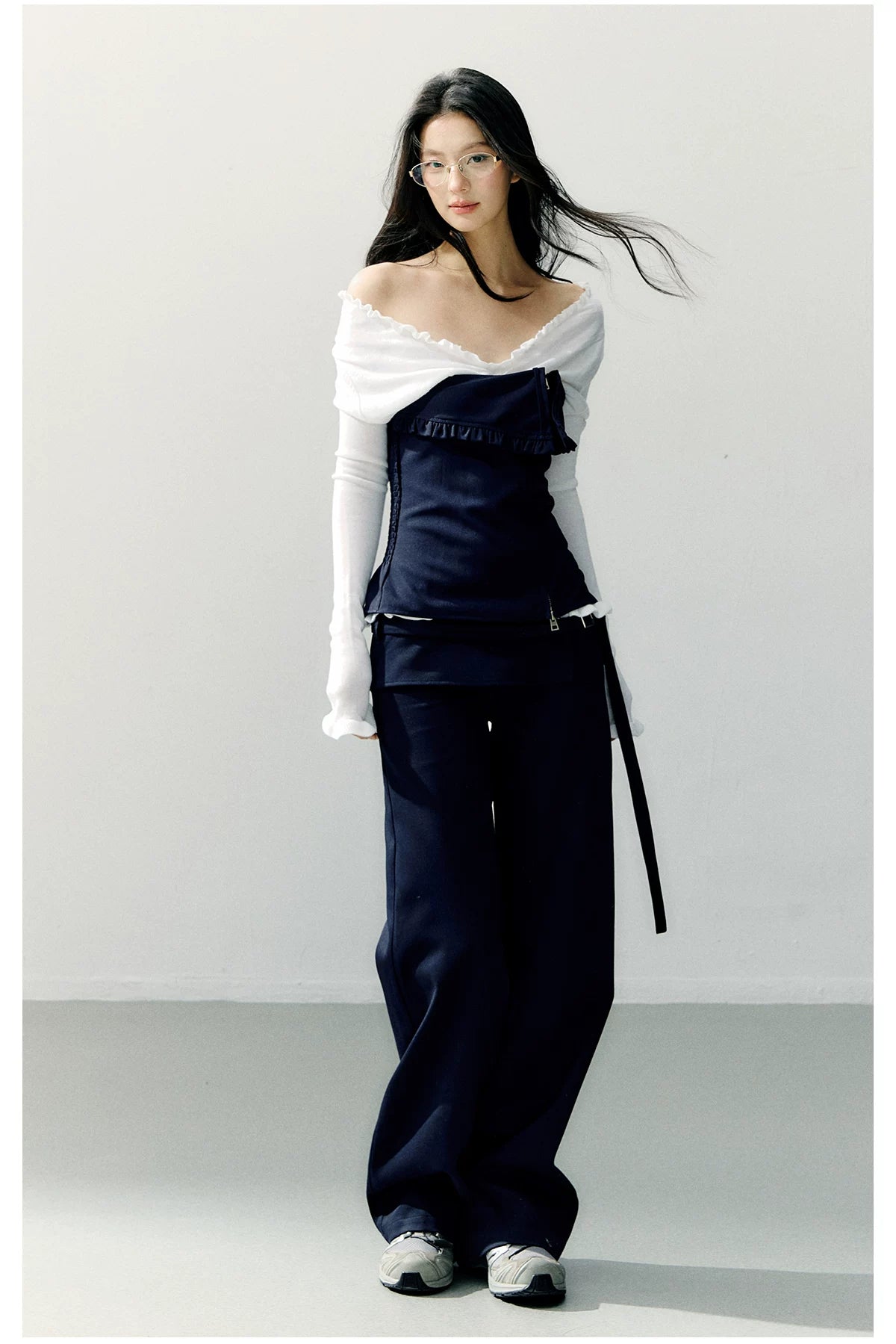 Detachable Off-Shoulder Panelled Slim-Fit T-Shirt
