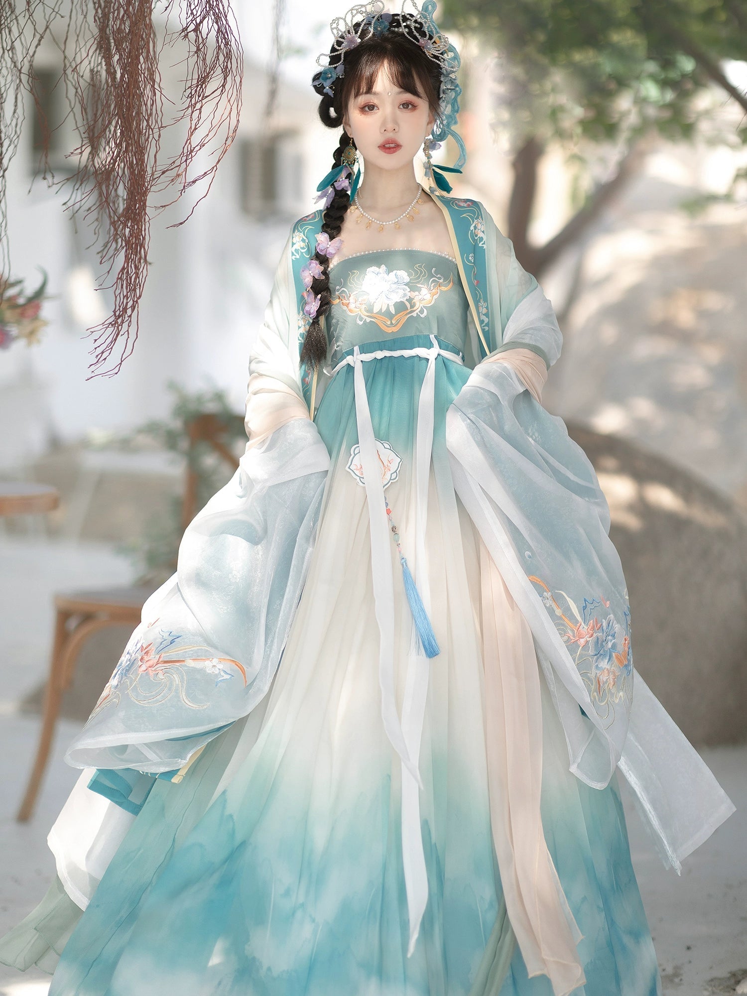 &quot;青山梦&quot; Tang Dynasty-style Embroidered Hanfu - CHINASQUAD