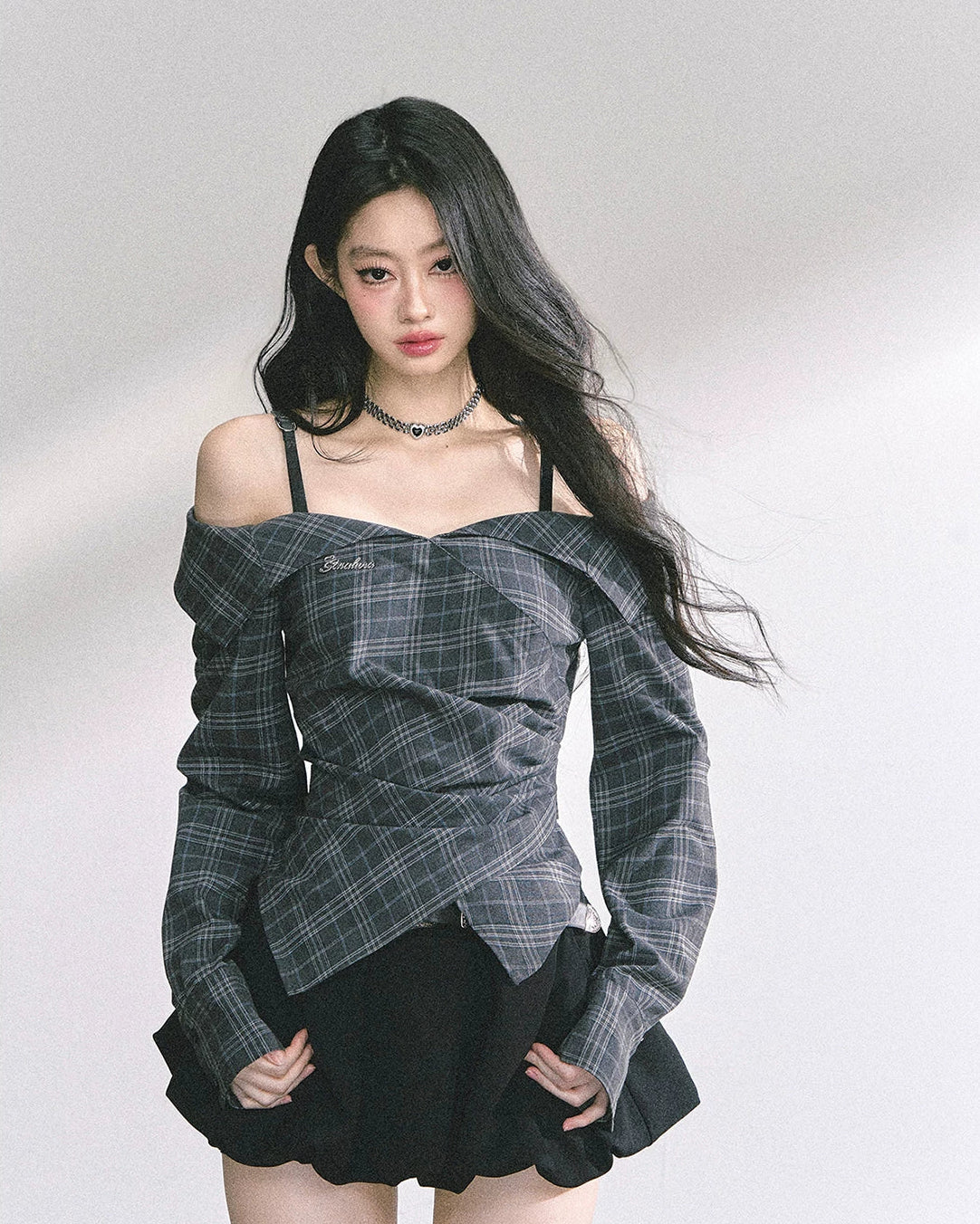 AOMALM Off-Shoulder Plaid Long-Sleeve Shirt – view 6