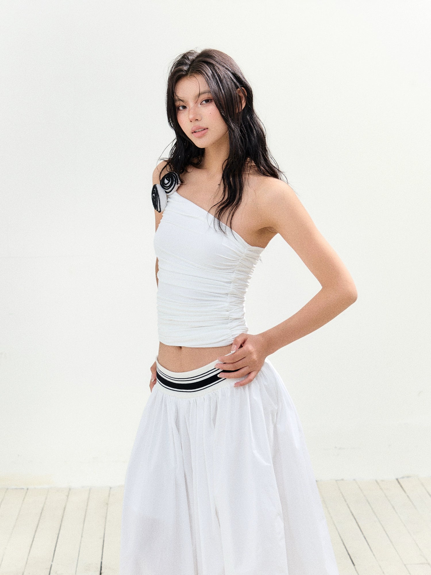 Rose Off-Shoulder Strapless Vest