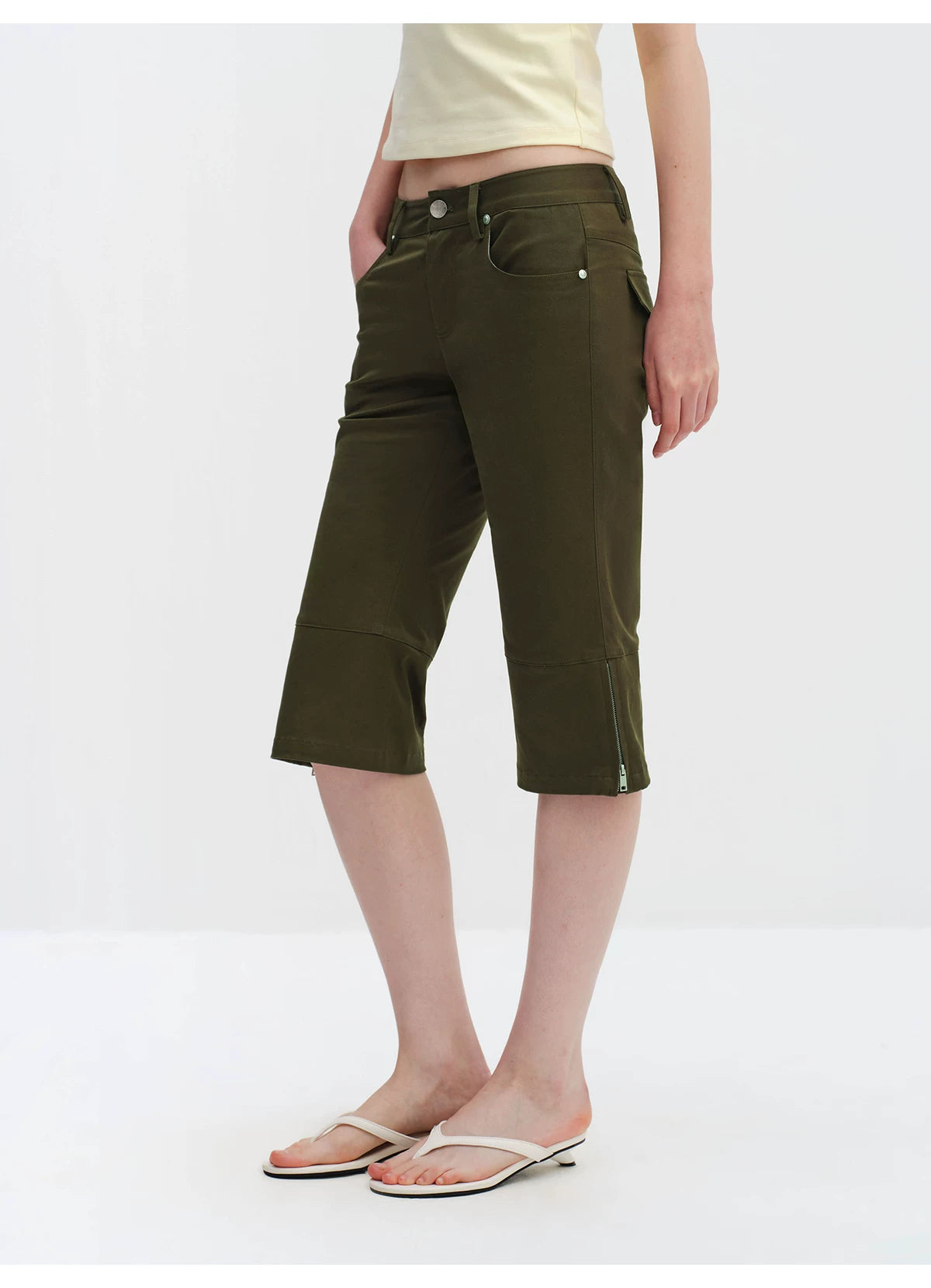 Vintage Capri Low-Rise Slim Flared Cropped Pants
