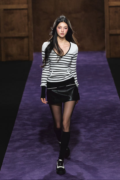 Tweed-Inspired Contrast Low-Waist Faux Leather Mini Skirt