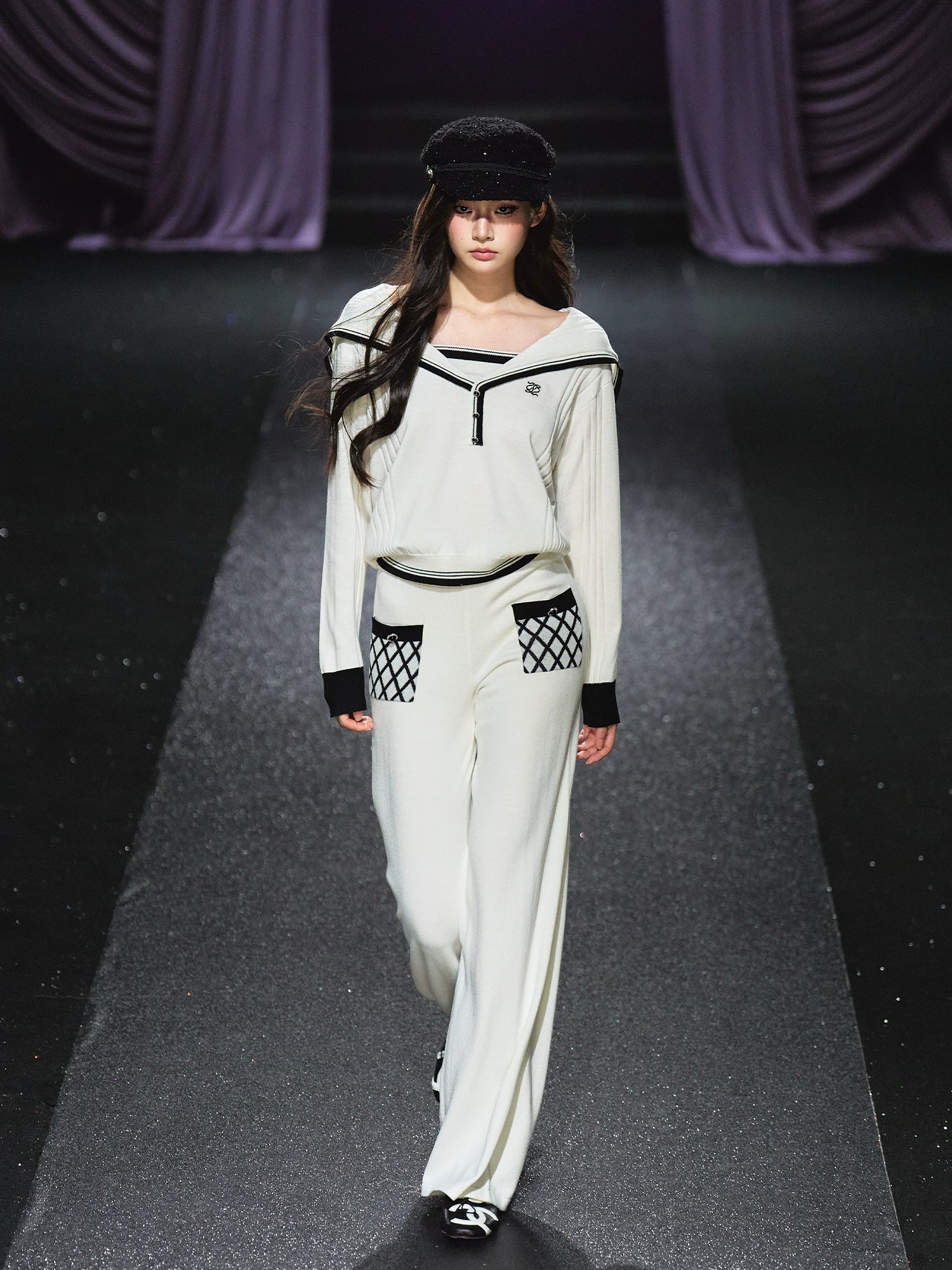 Sailor V-neck pullover &amp; Quilted Straight Pants Set