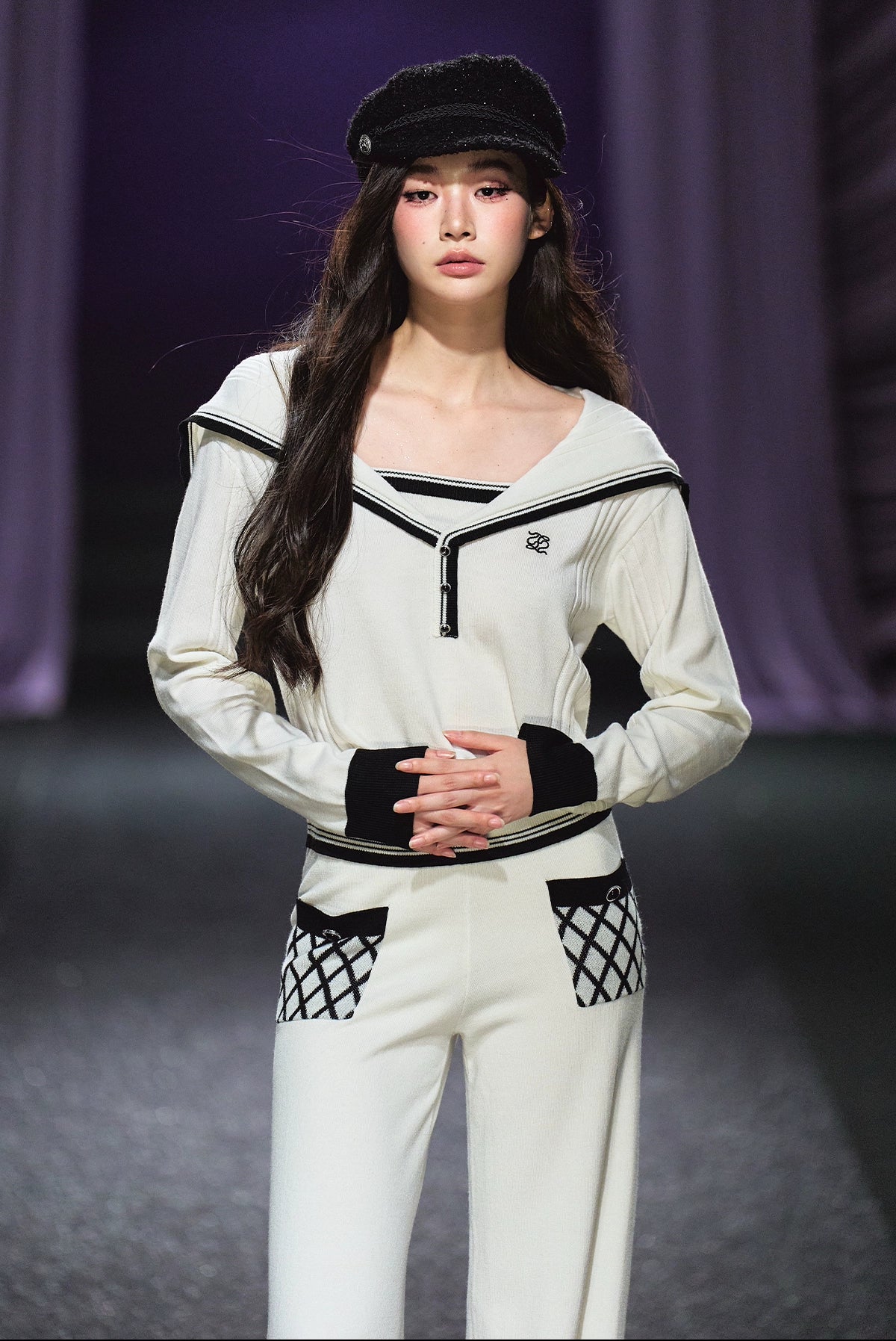 Sailor V-neck pullover &amp; Quilted Straight Pants Set