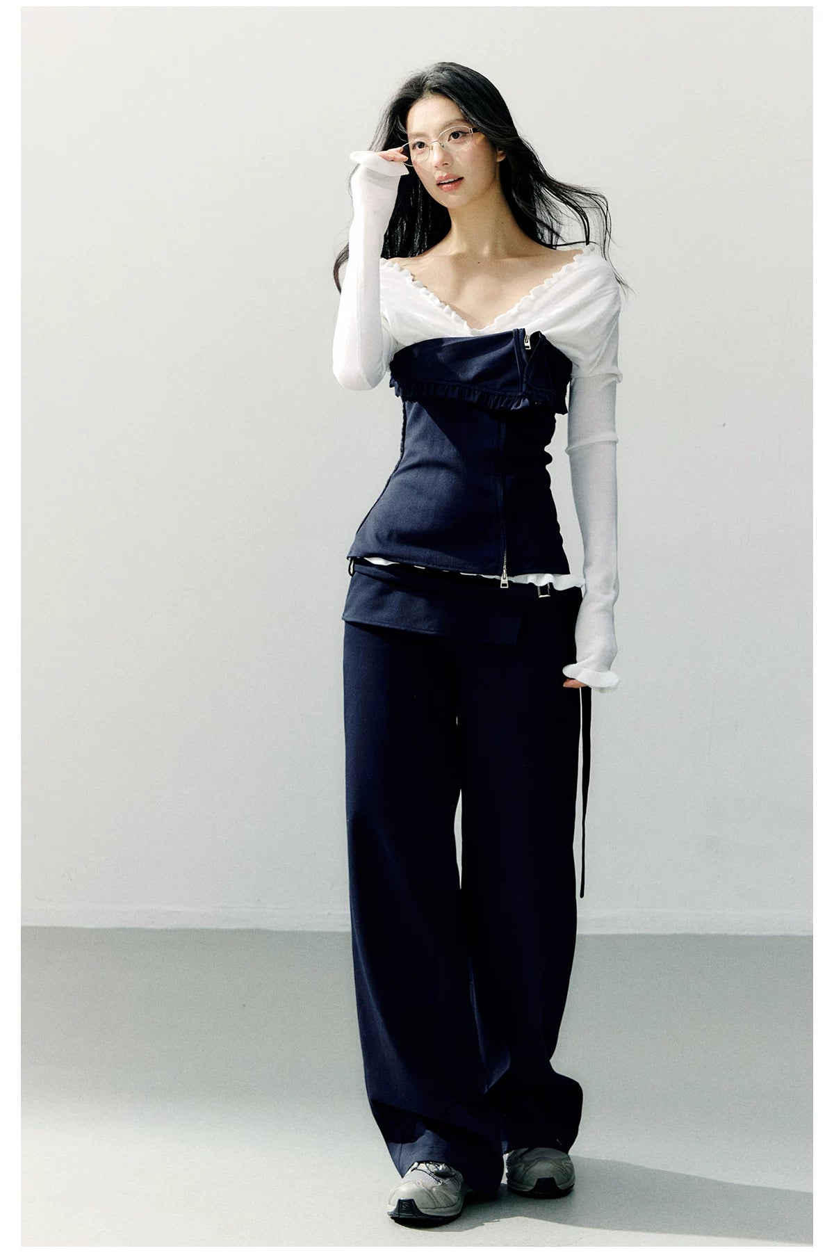Detachable Off-Shoulder Panelled Slim-Fit T-Shirt
