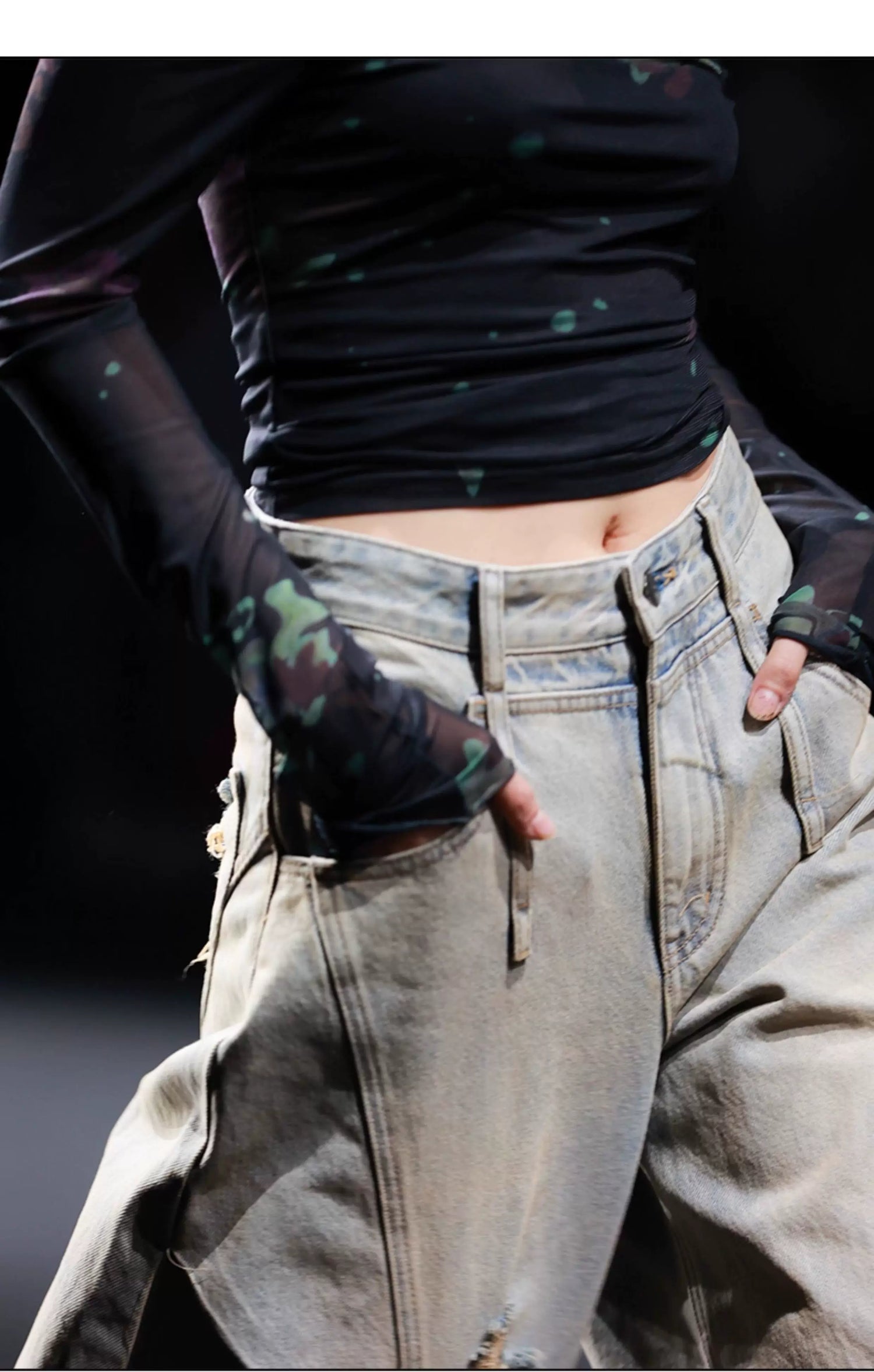 Washed Distressed Balloon-Fit Denim Jeans