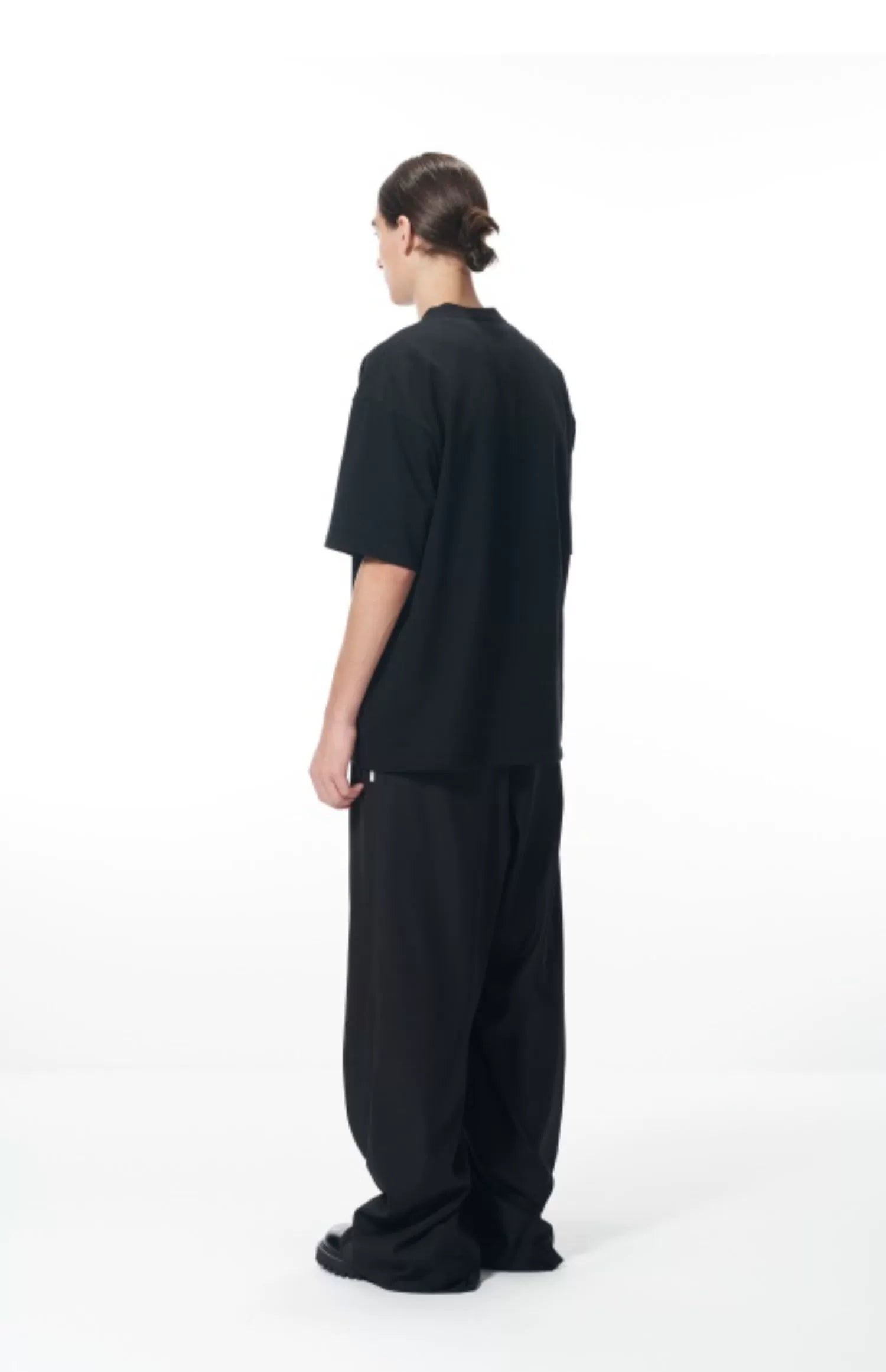 Essential Logo Solid Short Sleeve T-Shirt