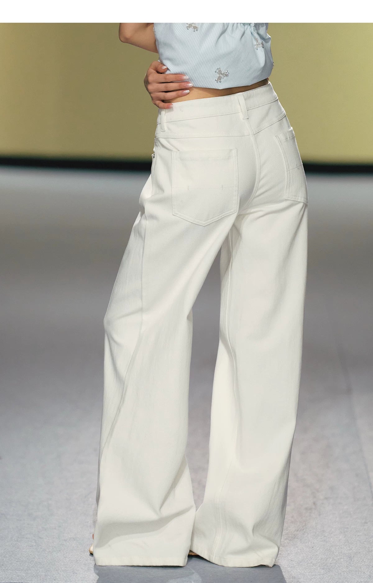 Zebra-Detail Straight Wide-Leg Jeans