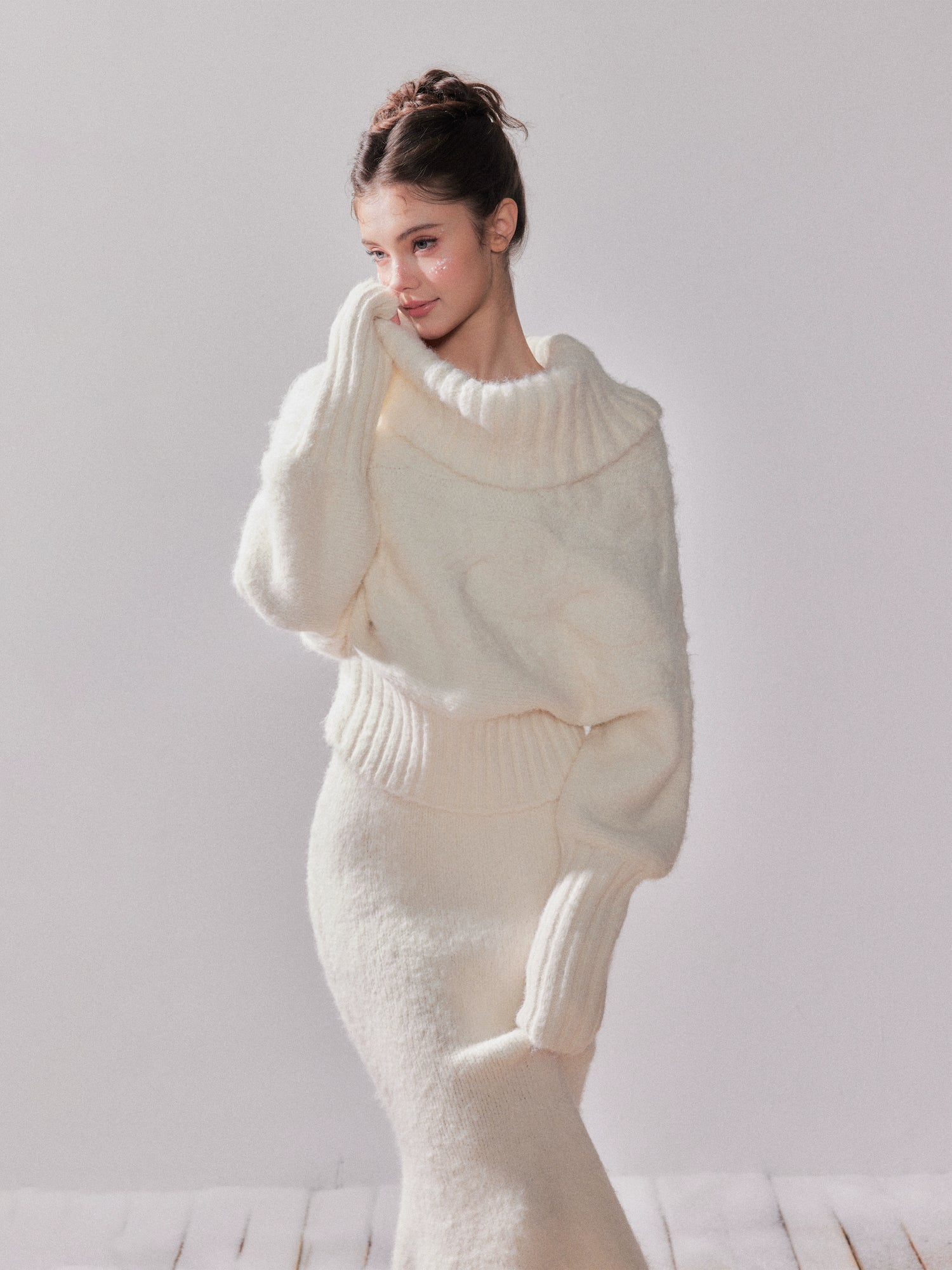 Glow Off-Shoulder Knit Sweater &amp; Mermaid Skirt Set