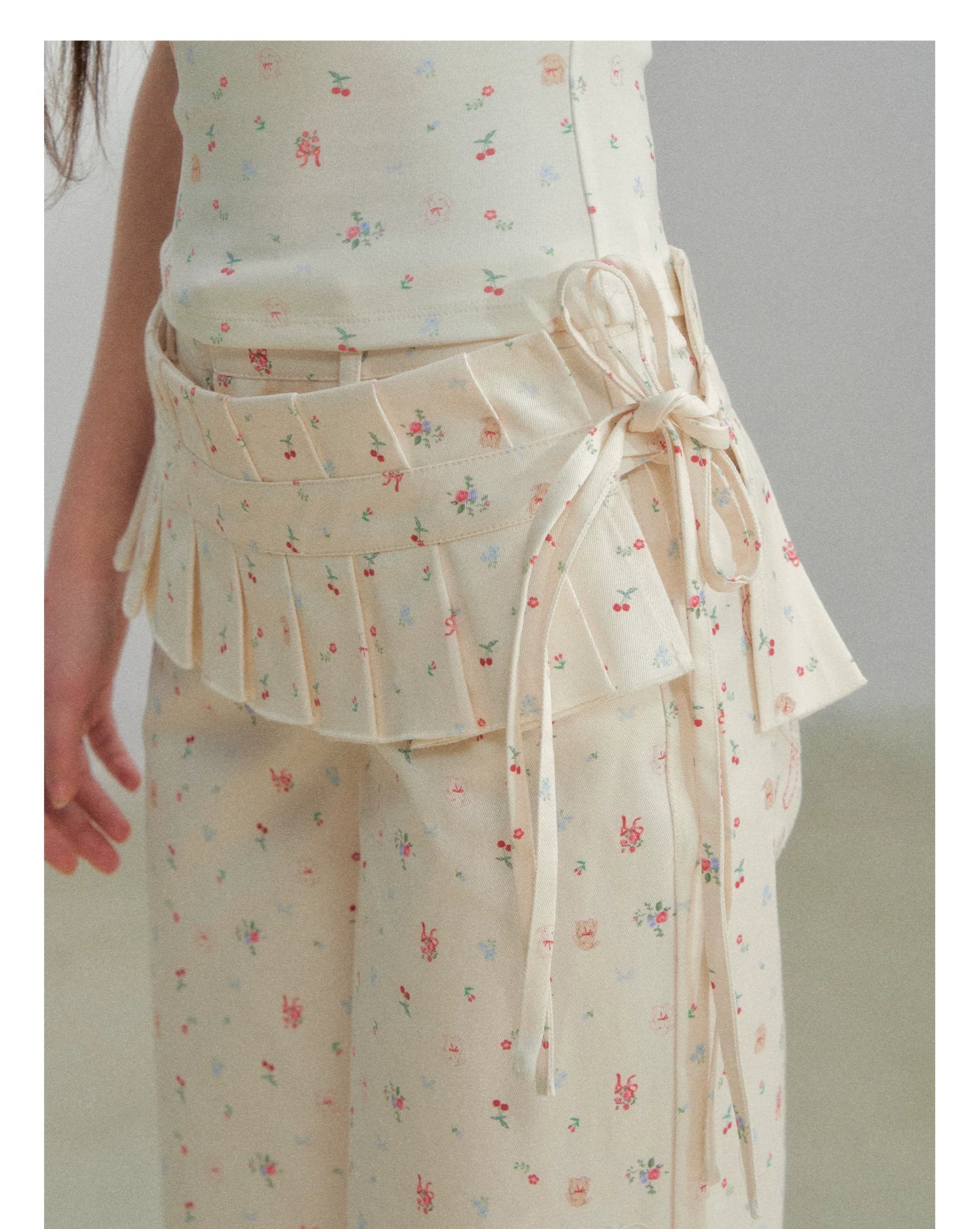 Original Floral Pleated Tail Long Pants