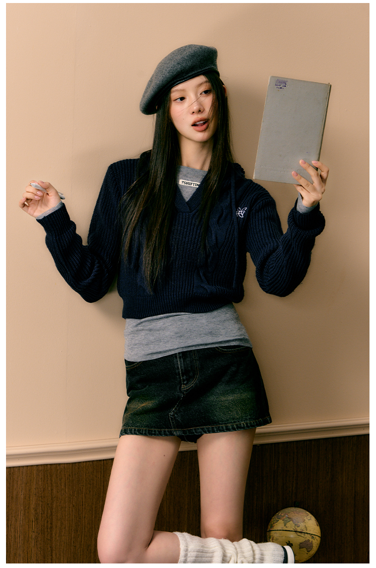 Blue &amp; Black Pullover Hooded Sweater - CHINASQUAD