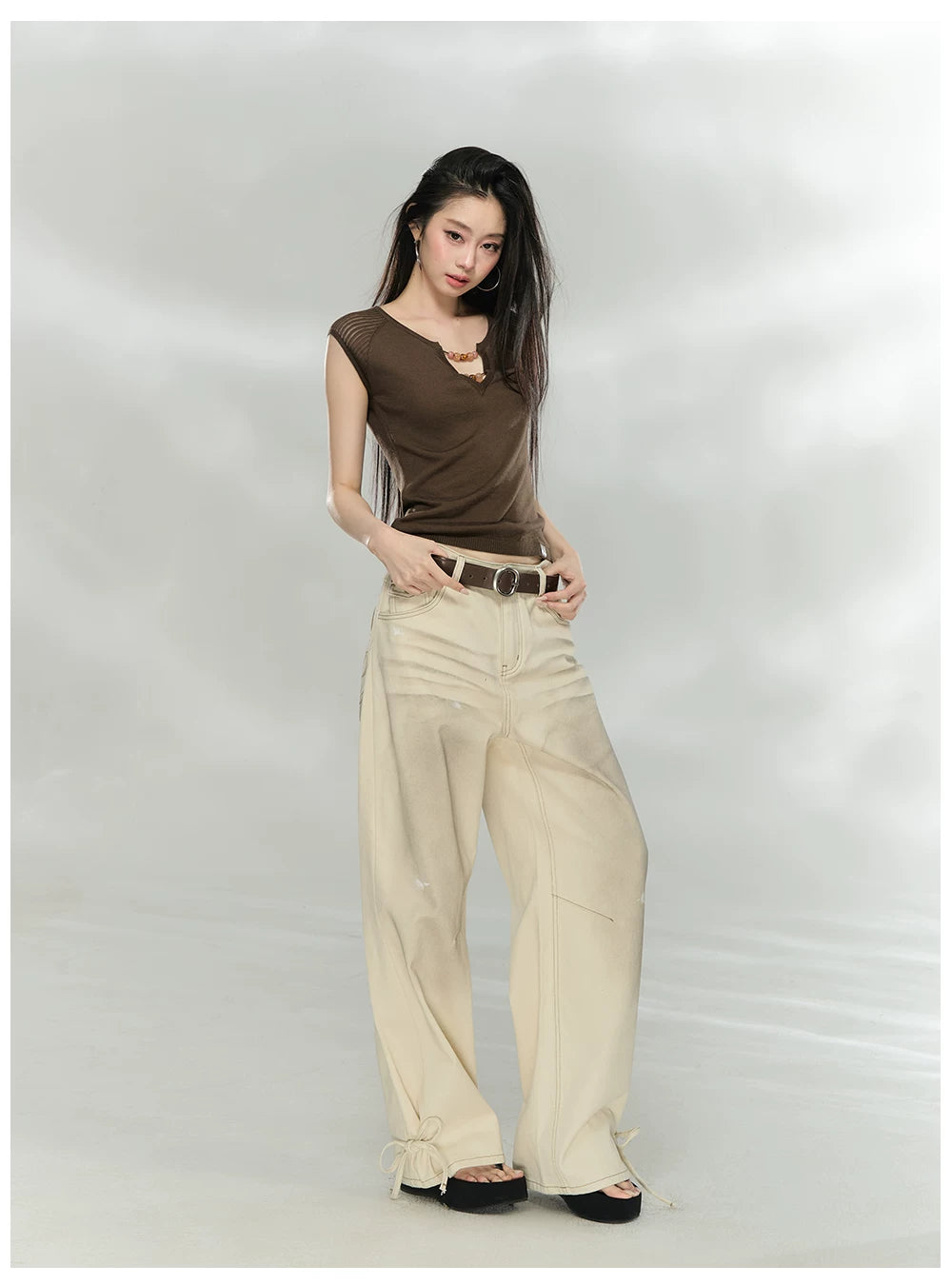 Beaded V-Neck Slim Knit T-Shirt