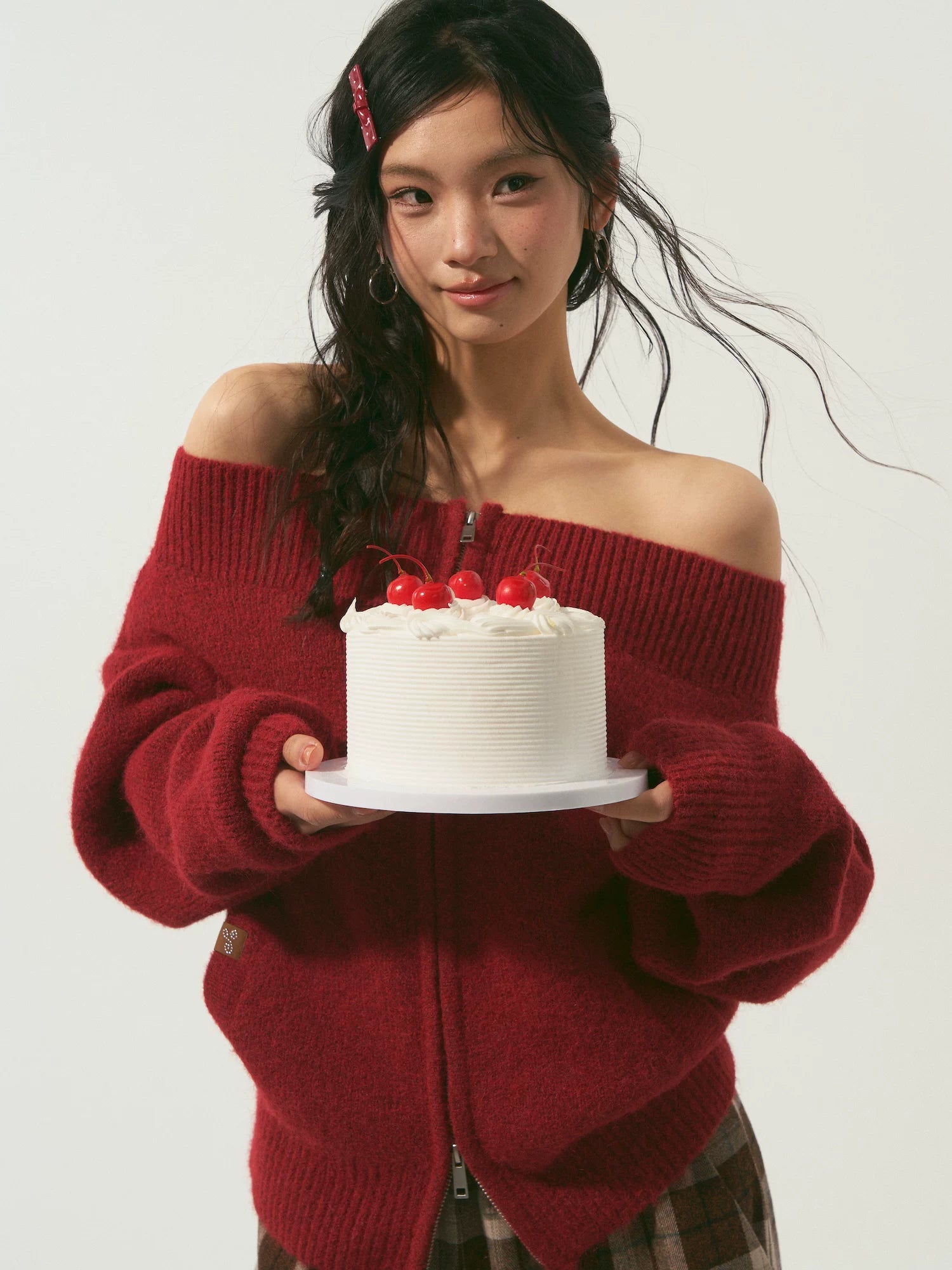 Relaxed Off-Shoulder Zip-Up Knit Cardigan