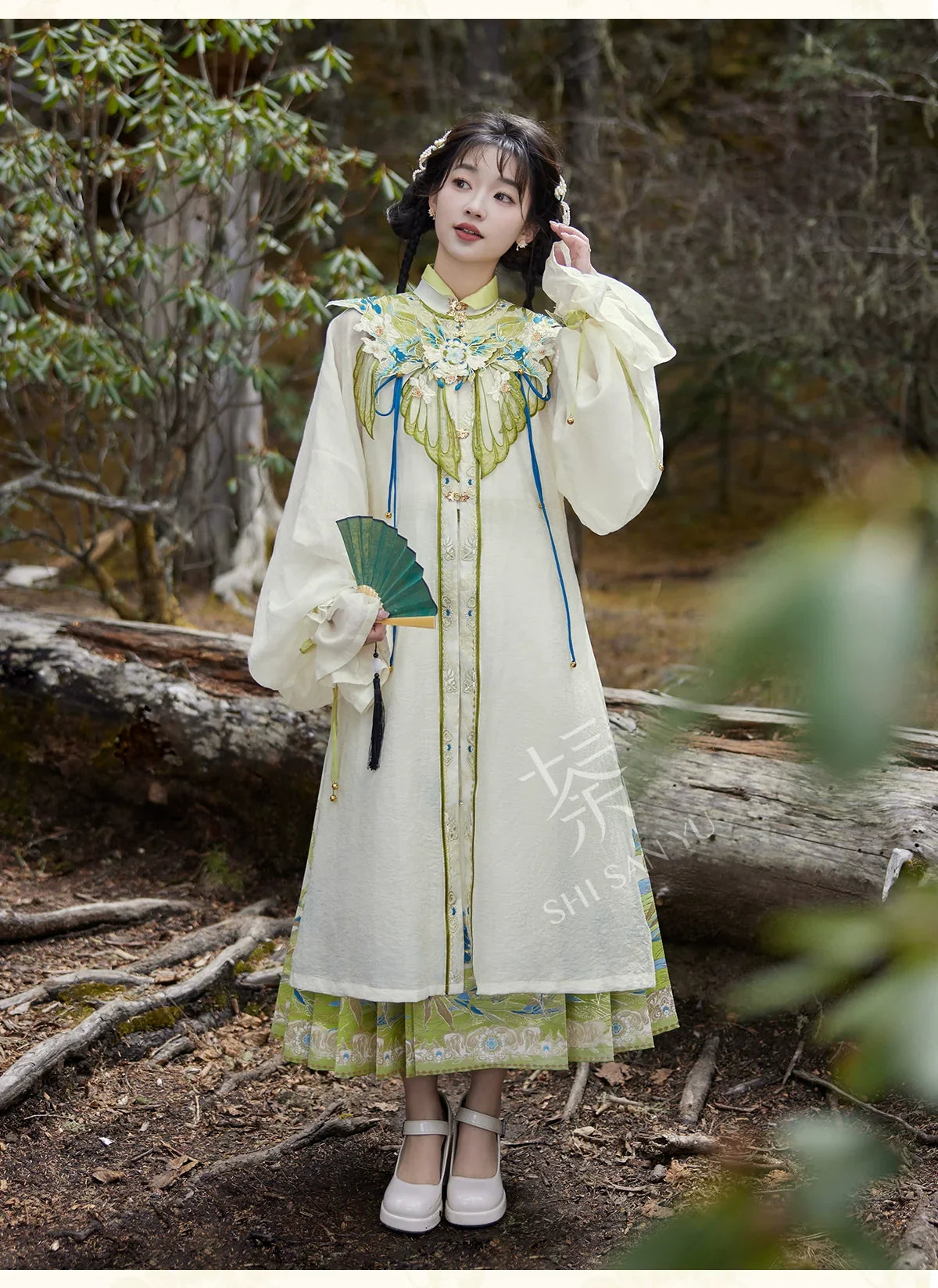 (Final Sale) "青鸟还川" Modern-style Hanfu Set