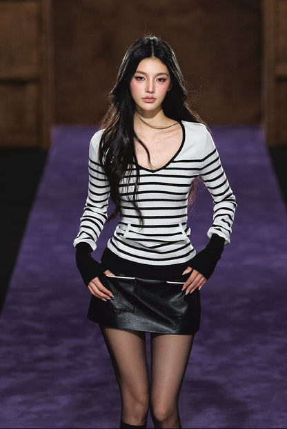 Tweed-Inspired Contrast Low-Waist Faux Leather Mini Skirt