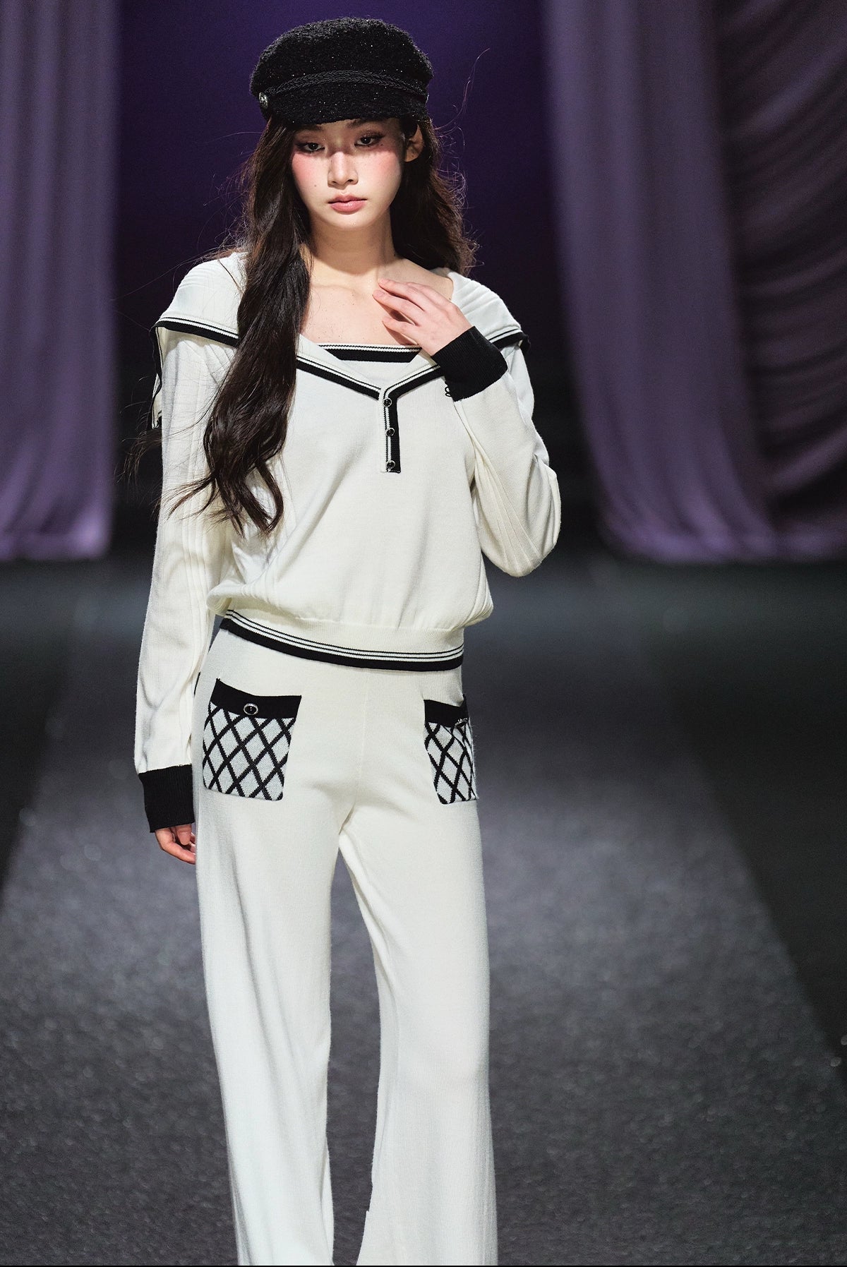 Sailor V-neck pullover &amp; Quilted Straight Pants Set