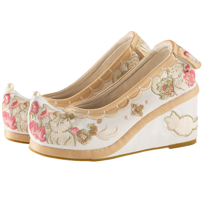 &quot;Cat Bell&quot; Embroidered Flat &amp; Heels Shoes - CHINASQUAD