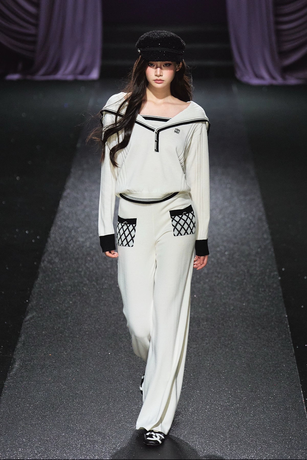 Sailor V-neck pullover &amp; Quilted Straight Pants Set