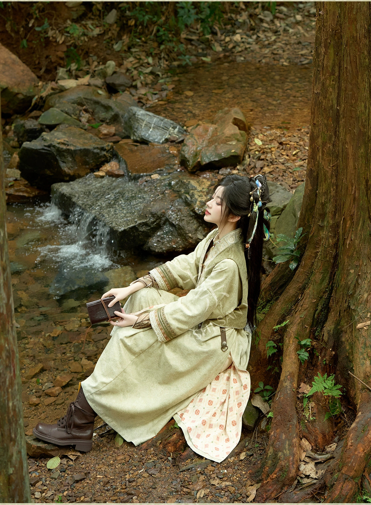 &quot;无邪曲&quot; Modern-style Hanfu Set