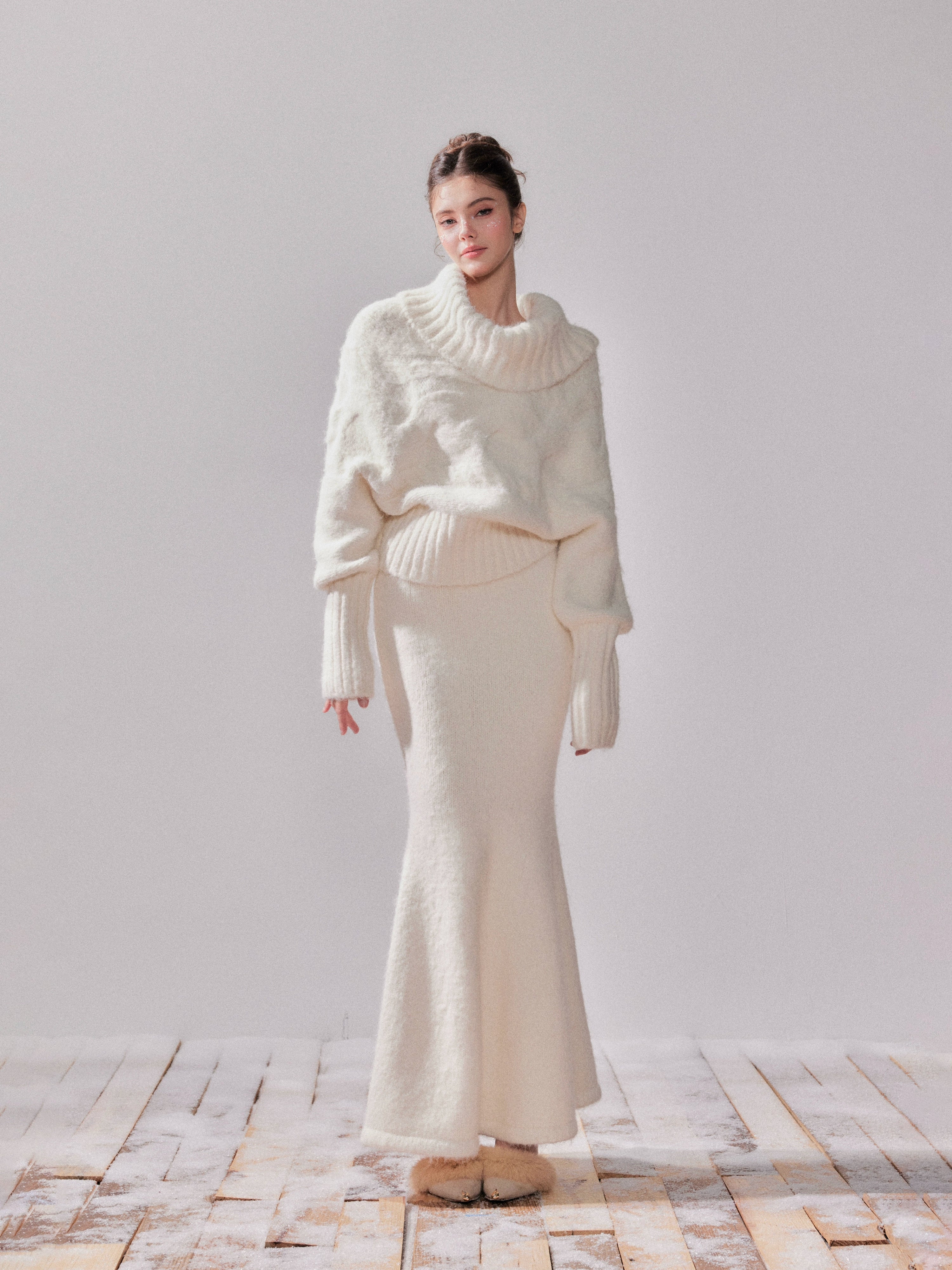 Glow Off-Shoulder Knit Sweater &amp; Mermaid Skirt Set