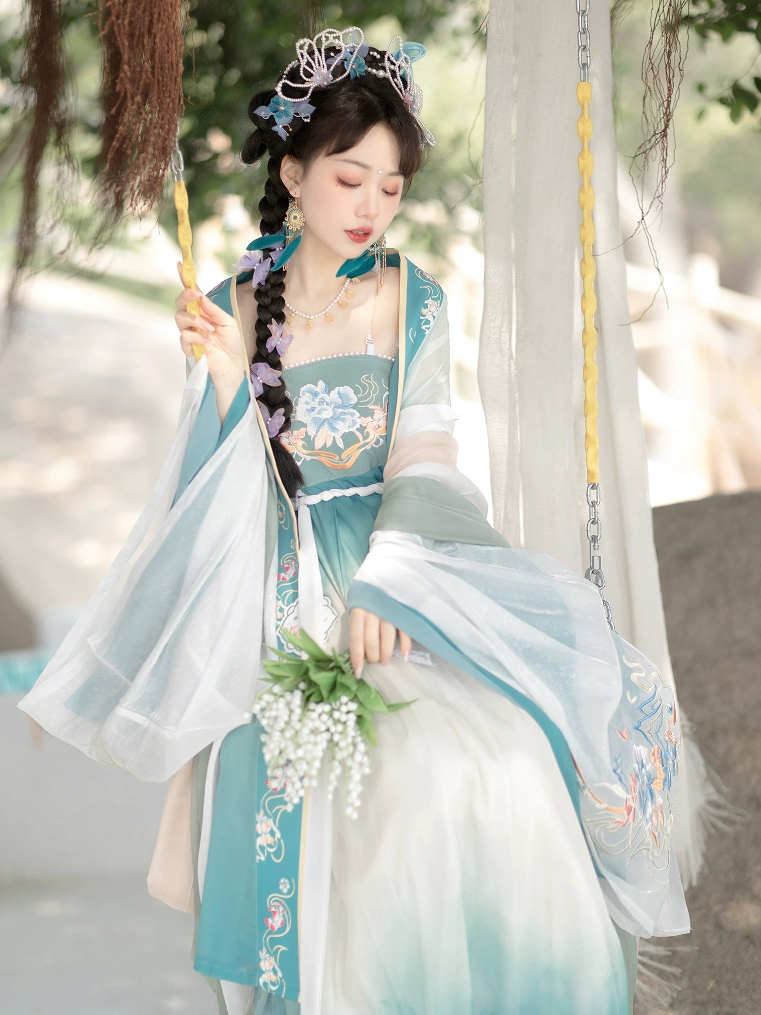 &quot;青山梦&quot; Tang Dynasty-style Embroidered Hanfu - CHINASQUAD
