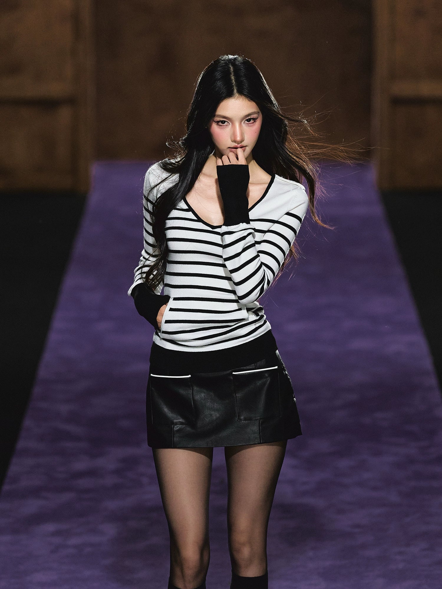 Tweed-Inspired Contrast Low-Waist Faux Leather Mini Skirt