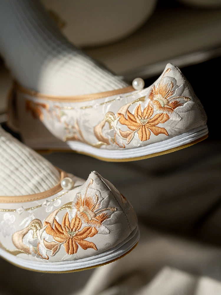 &quot;花照&quot; Three-Color Traditional Pattern Embroidered Low Heel Bow Shoes - CHINASQUAD