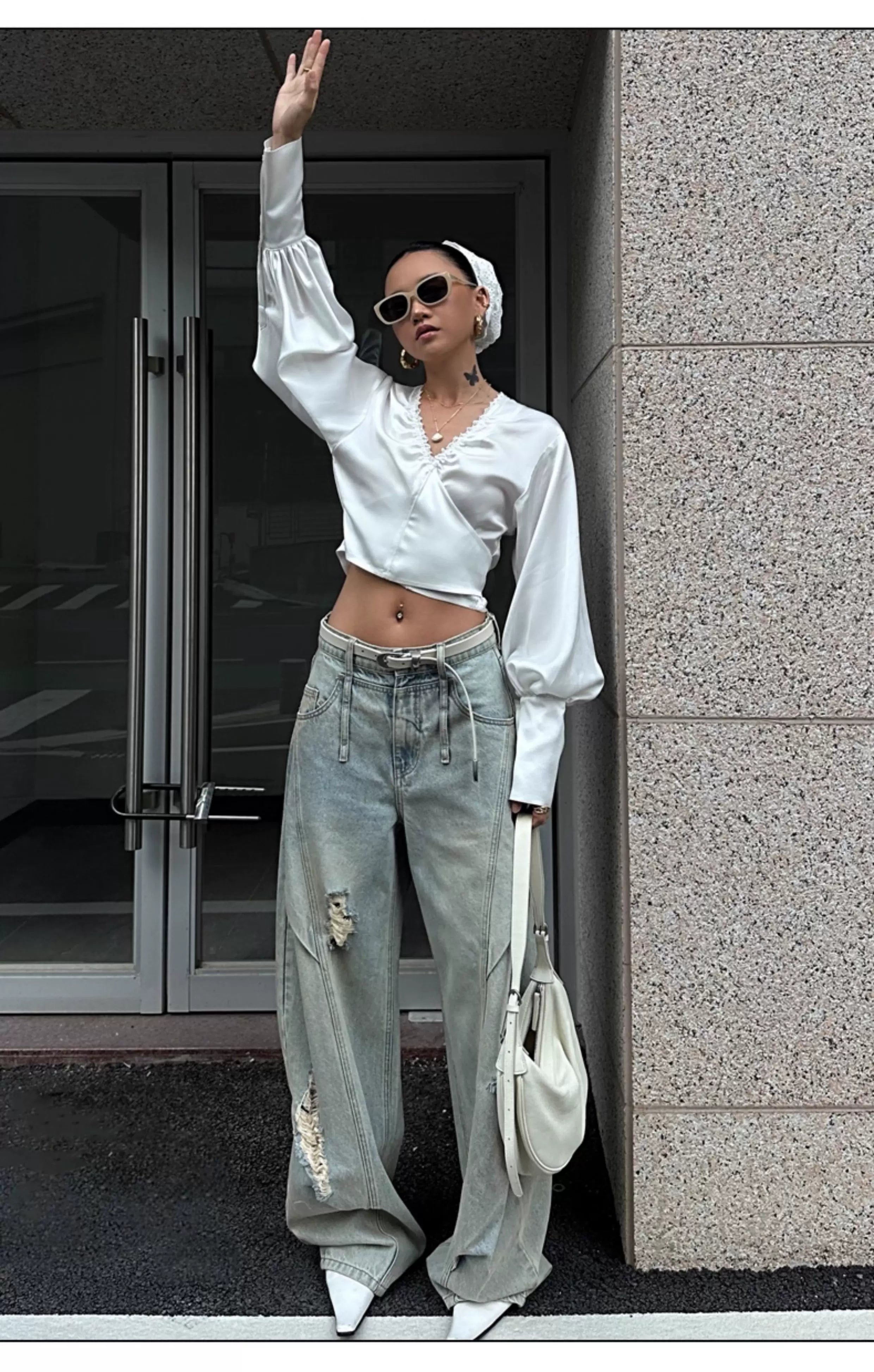 Washed Distressed Balloon-Fit Denim Jeans