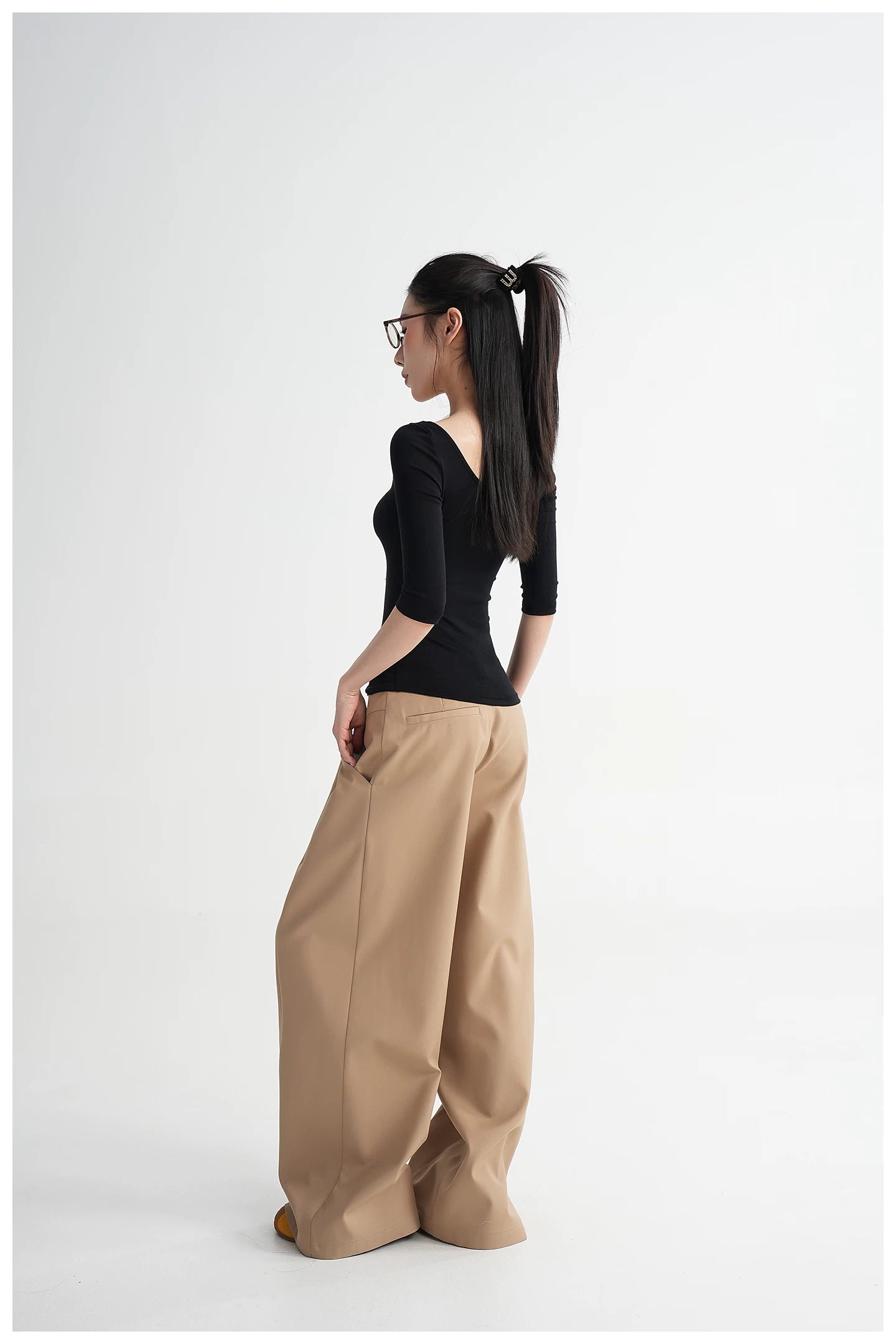 Lyocell Open-Back Fitted Mid-Sleeve T-Shirt