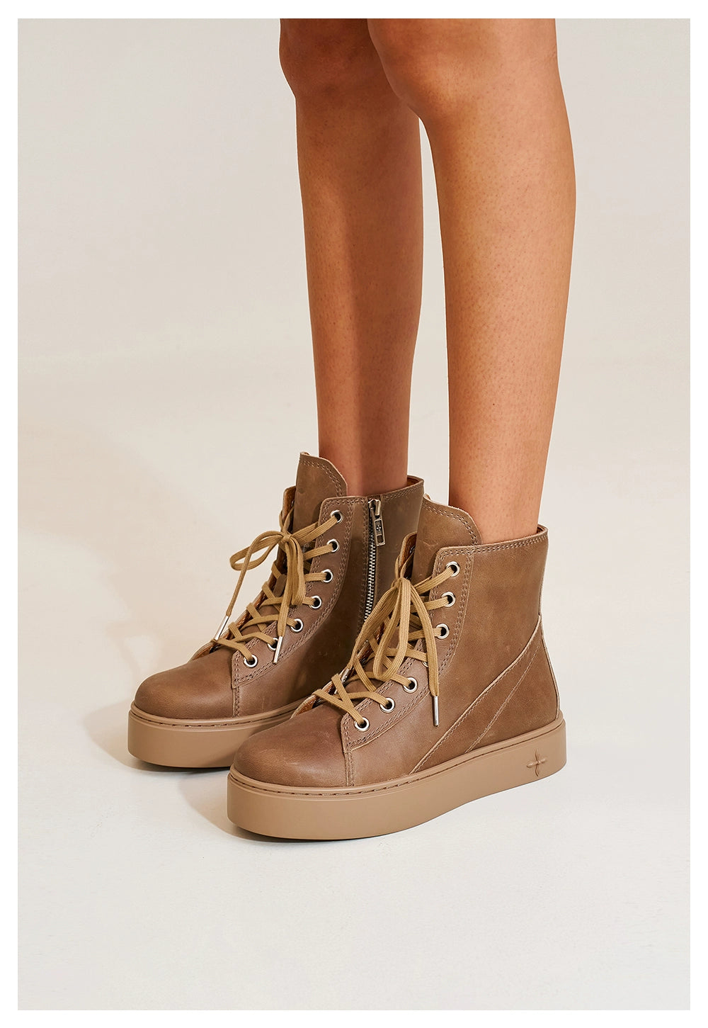 Compass Heritage Retro Leather High-Top Sneakers