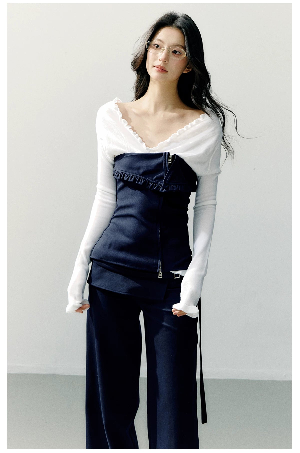 Detachable Off-Shoulder Panelled Slim-Fit T-Shirt