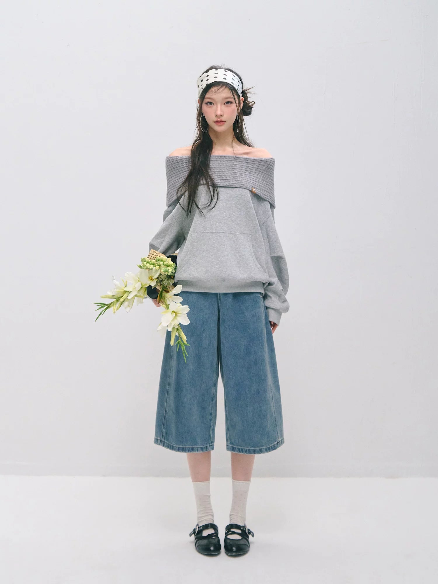 Off-Shoulder Panelled Relaxed Pullover Sweatshirt