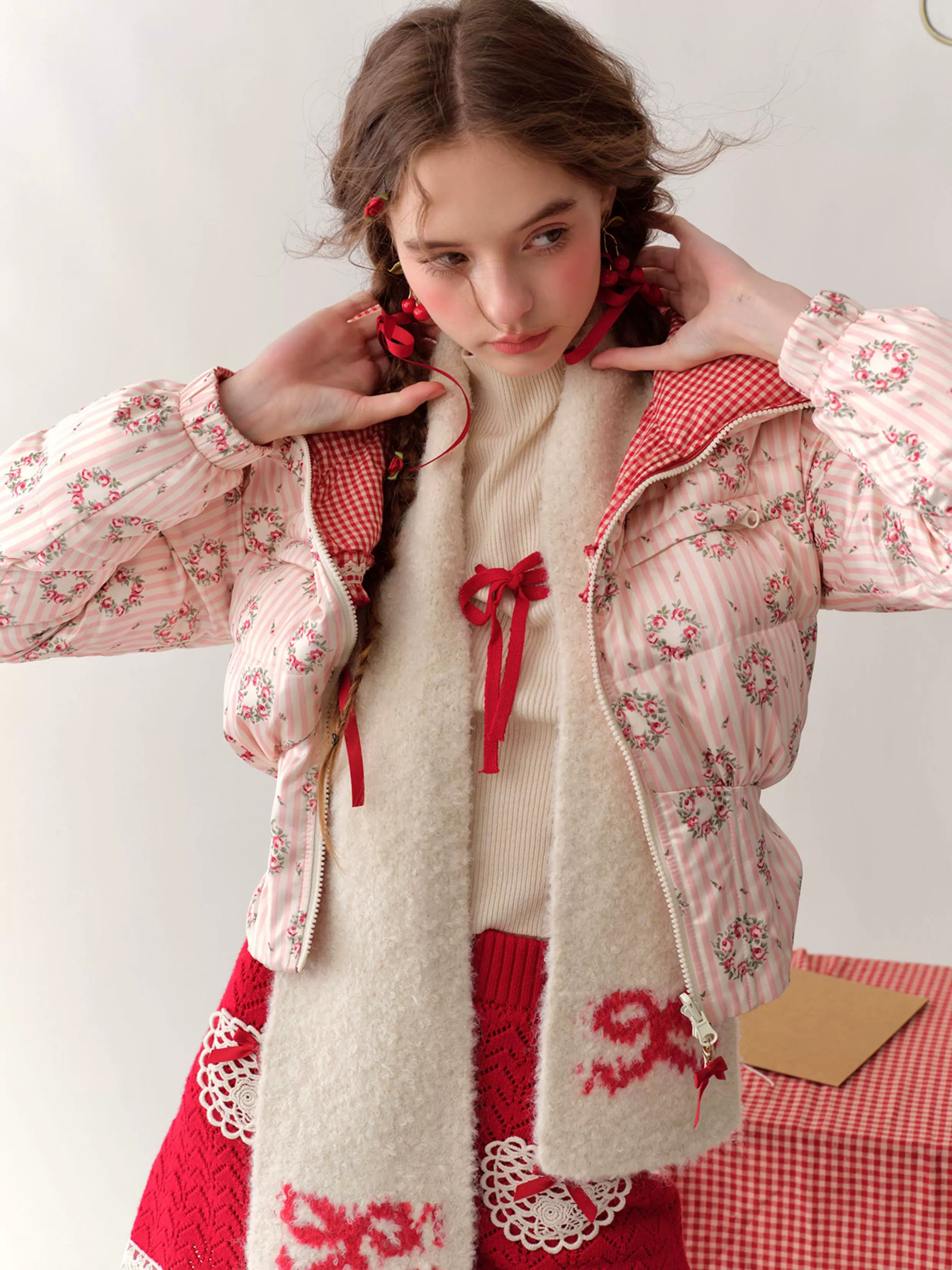 Berry Donut Reversible Cropped Down Jacket