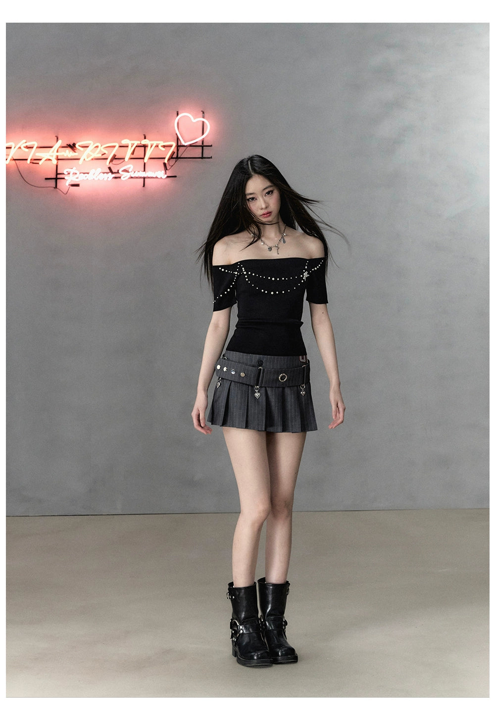 Black Pearl Knitted One-shoulder Short Sleeve