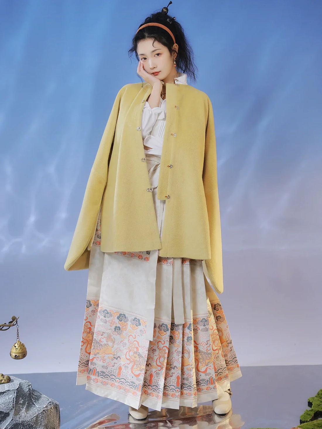(Final Sale) "狮子球" Ming-style Horse-face Skirt