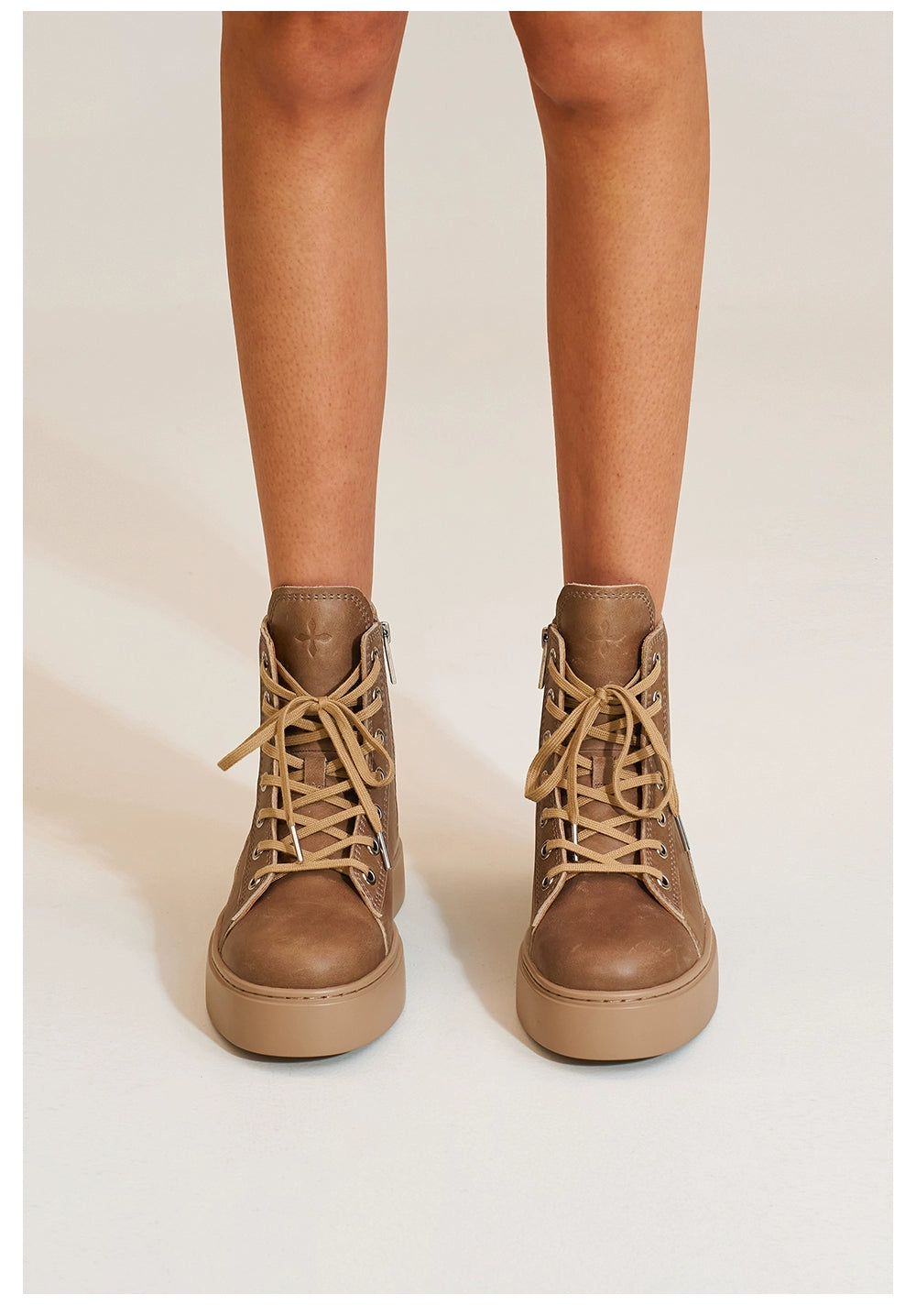 Compass Heritage Retro Leather High-Top Sneakers