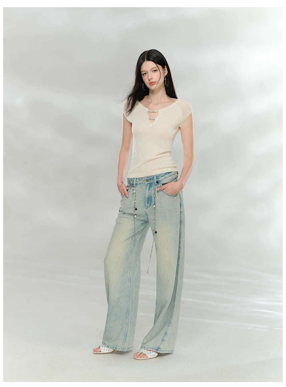 Beaded V-Neck Slim Knit T-Shirt