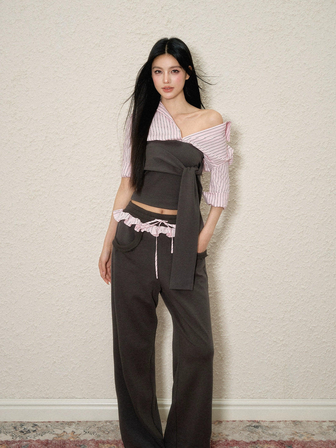 FINAL SALE：Agam Studio Gray Color-Block Tie Top – view 6