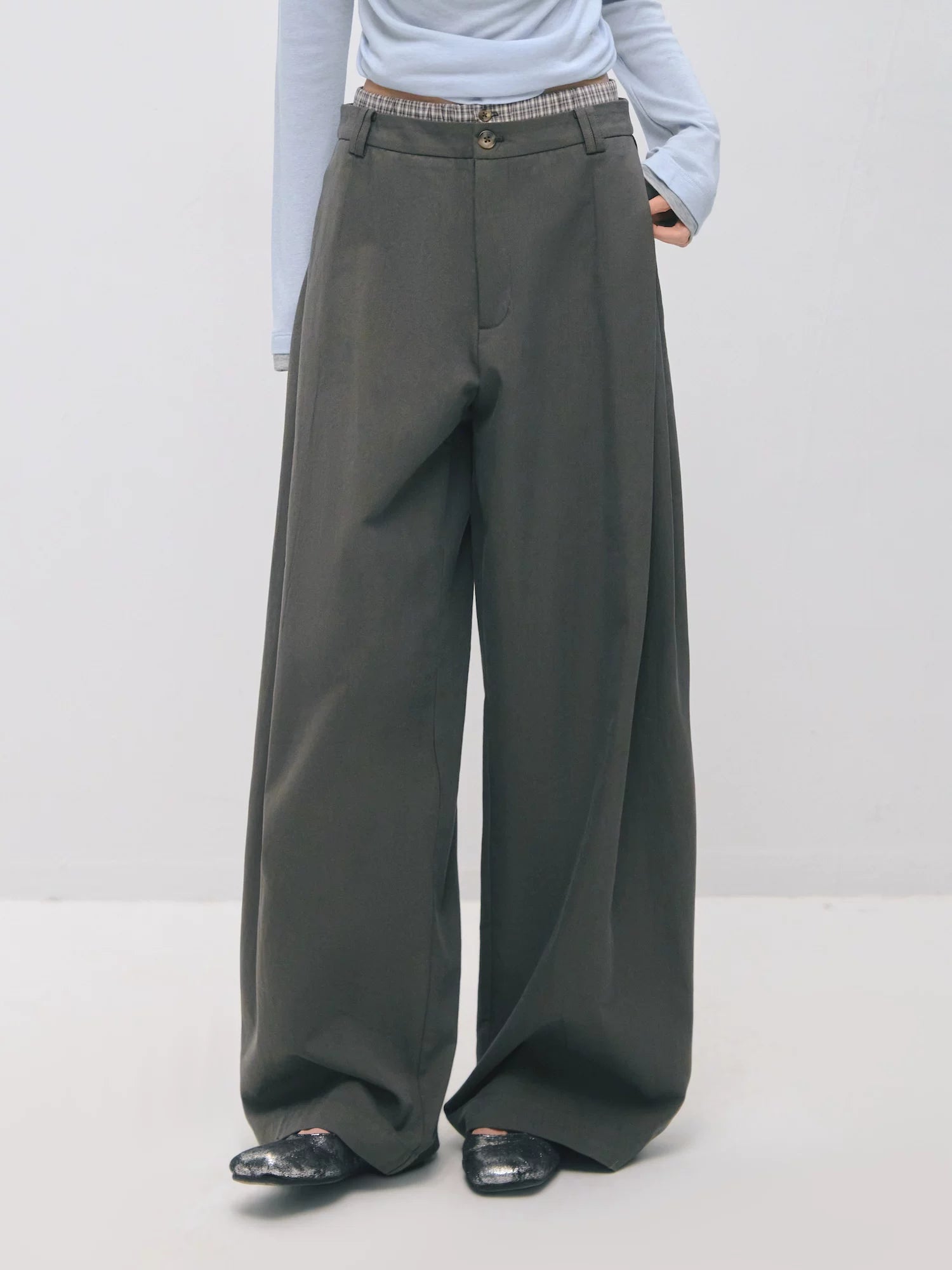Asymmetric Pleated Curved Wide-Leg Trousers