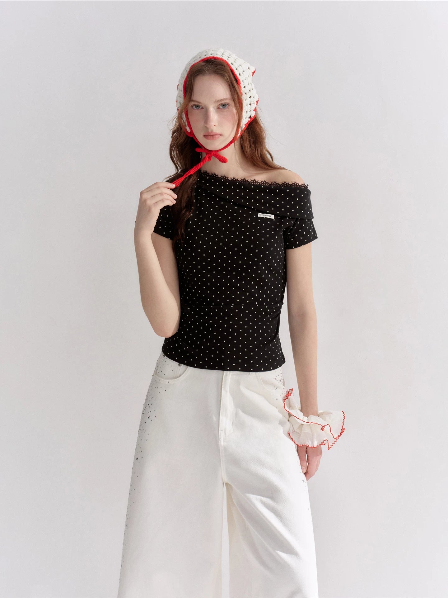 Asymmetric Off-Shoulder Polka Dot Lace Trim Fitted T-Shirt