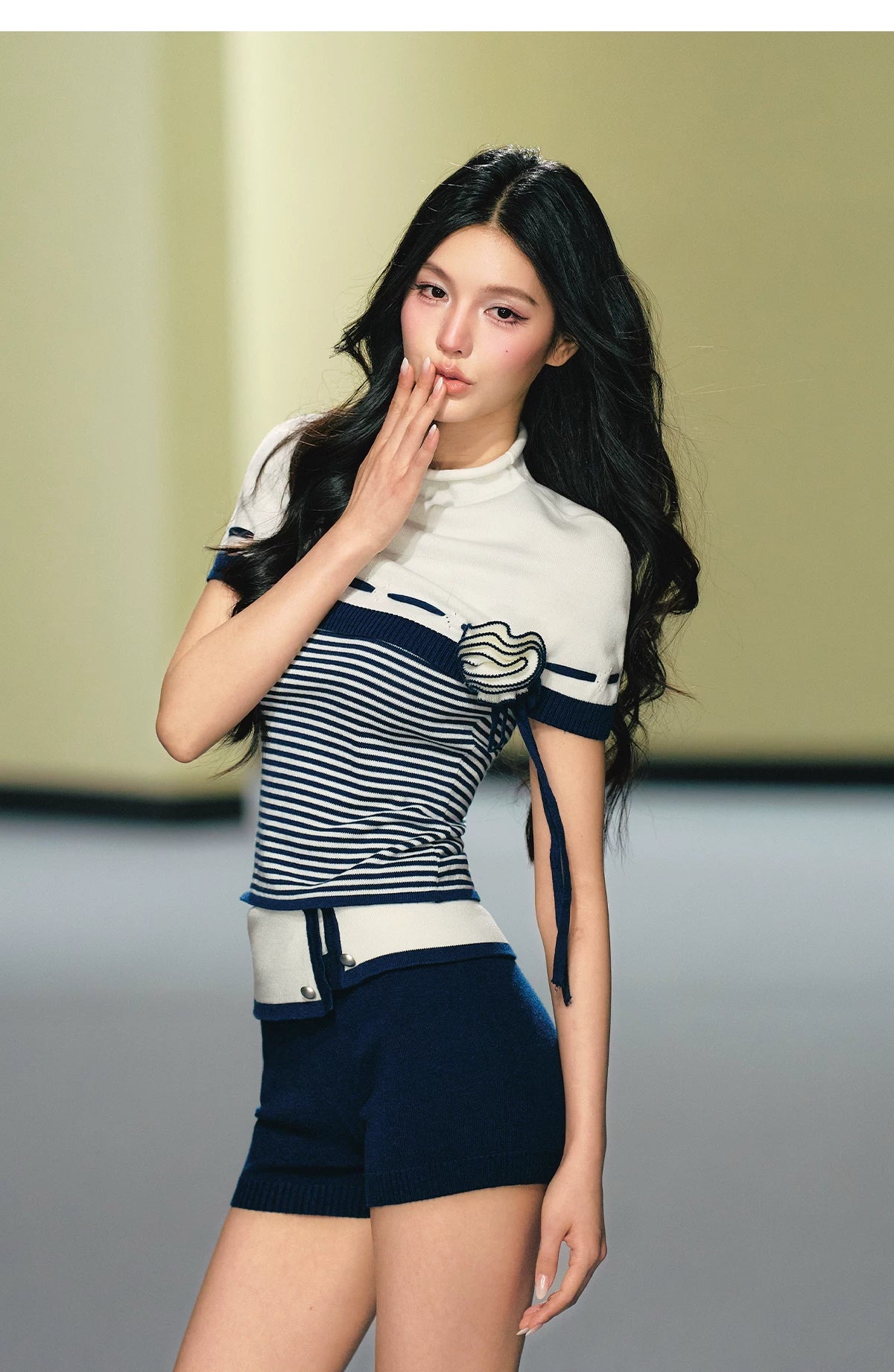 Color-Block Knit Shorts &amp; Half-Turtleneck Cape Top Set