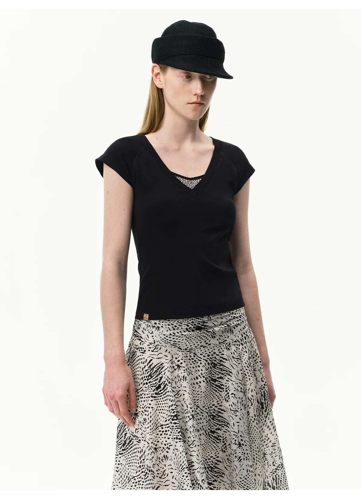 Contrast Leopard Insert V-Neck Cap Sleeve T-Shirt