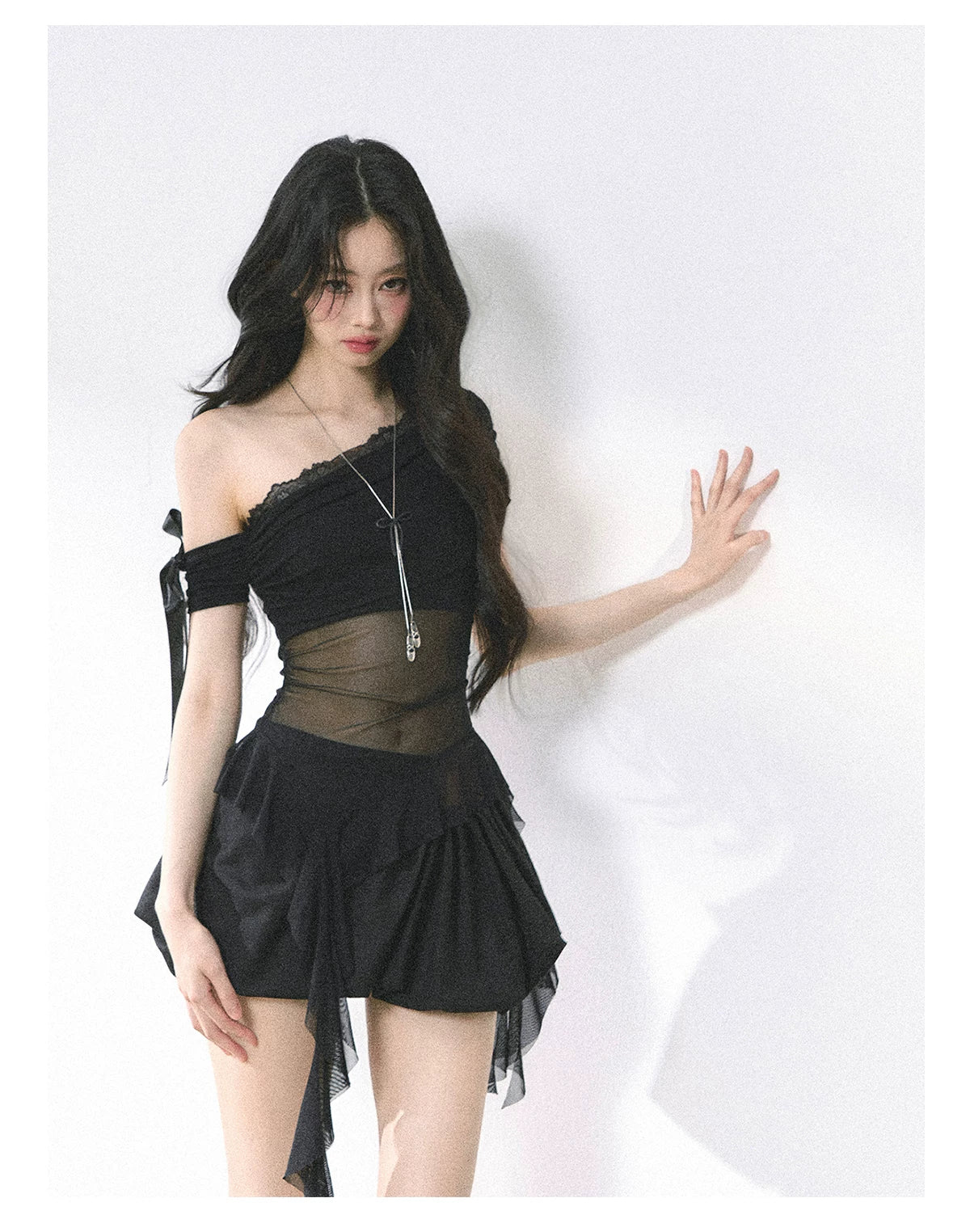 Off-Shoulder Mesh Short-Sleeve T-Shirt