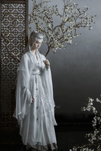 &quot;九重飞雪&quot; Modern-style Hanfu Set