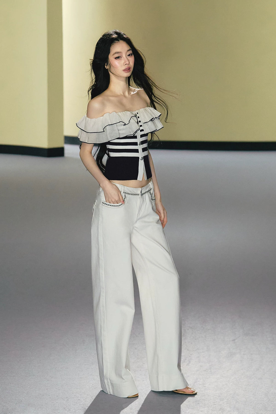 Retro Embroidered White Wide-Leg Denim Trousers