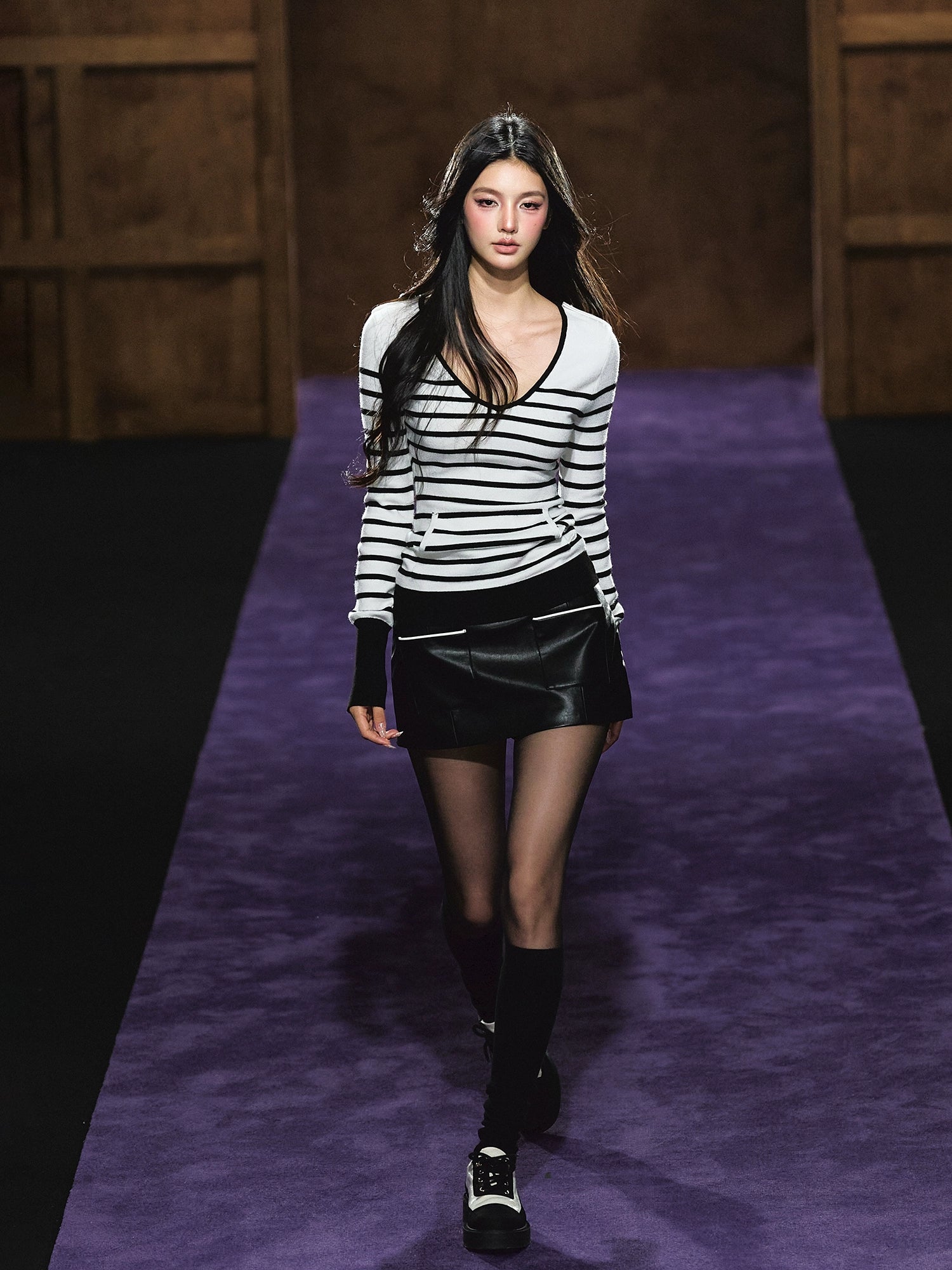 Stripe Contrast V-Neck Long-Sleeve T-Shirt