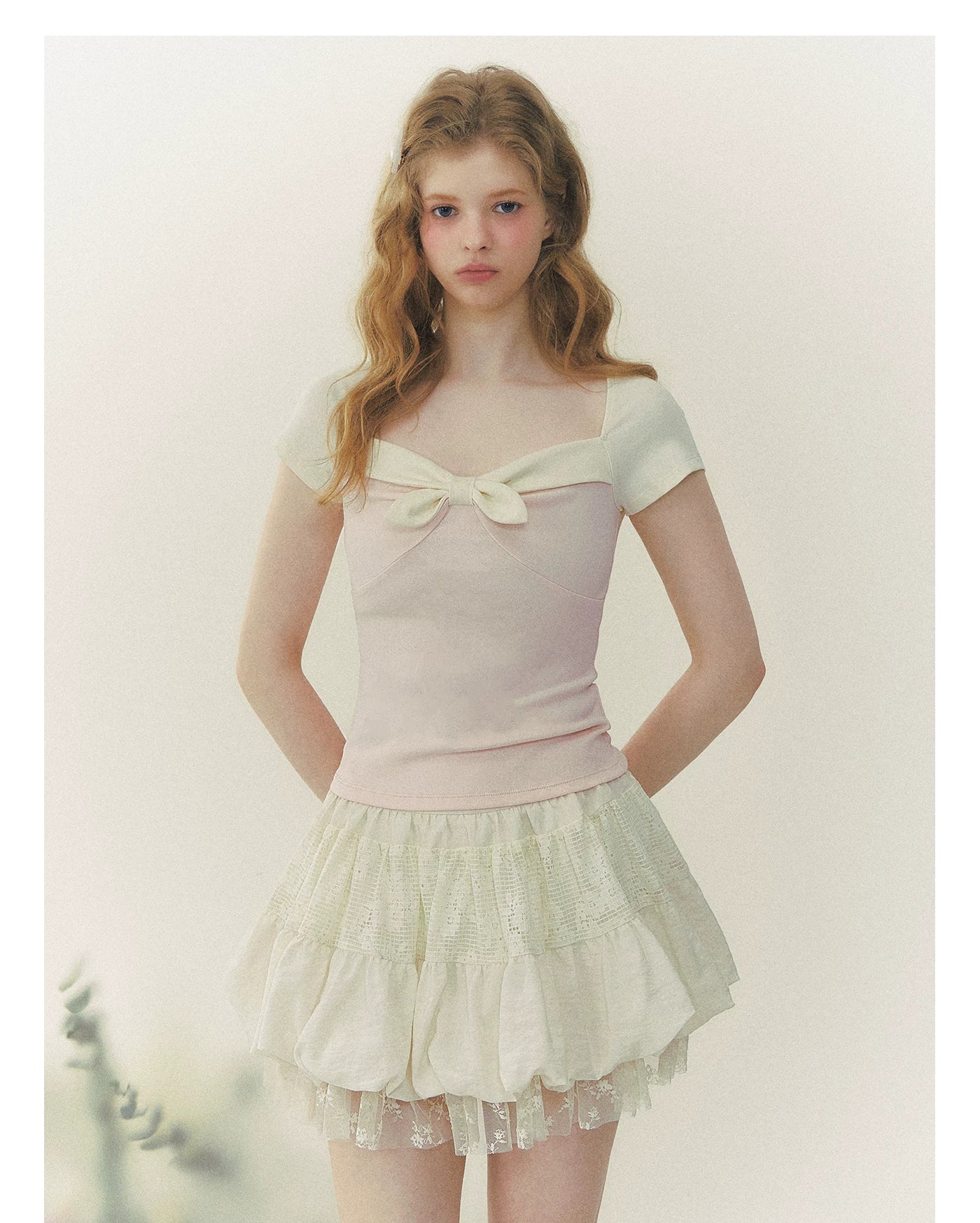 Contrast Bow Square-Neck Fitted Tee